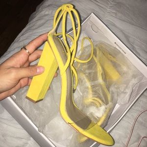 STRAP UP HEELS